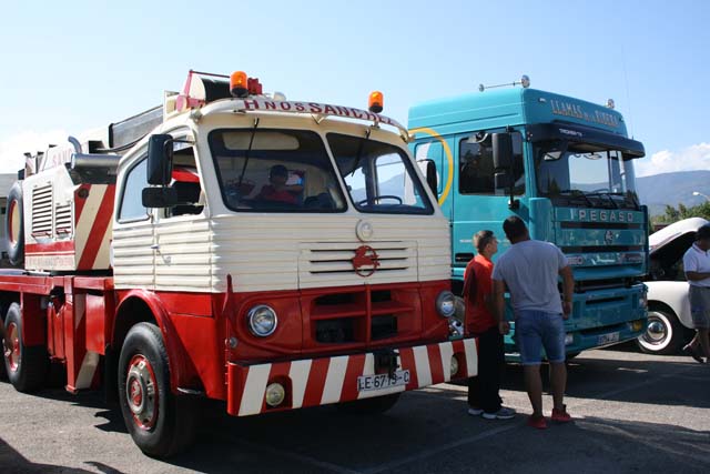 Los transportistas leoneses tienen una gran habilidad para mantener sus camiones Pegaso en plena forma.